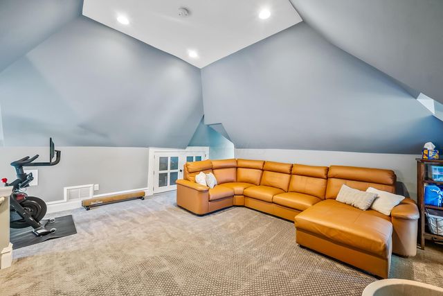 297 W William Street, Delaware, OH 43015