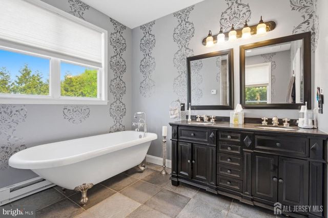 32 SCOTT DR, Monroe Township, NJ 08831