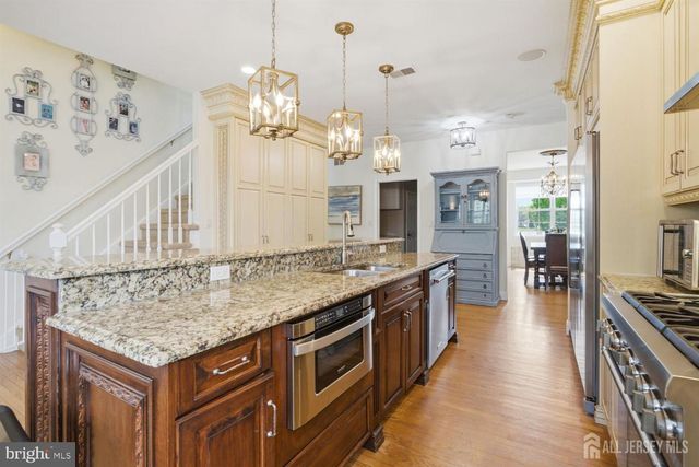 32 SCOTT DR, Monroe Township, NJ 08831