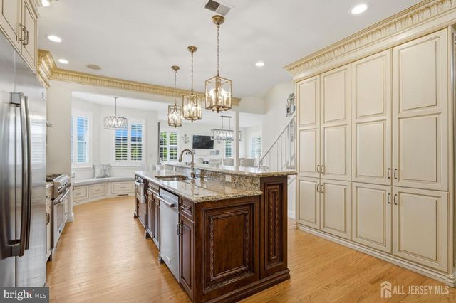 32 SCOTT DR, Monroe Township, NJ 08831