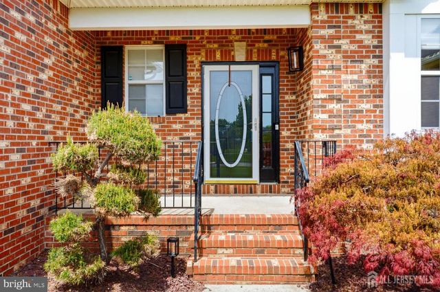 32 SCOTT DR, Monroe Township, NJ 08831