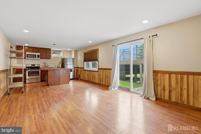 32 SCOTT DR, Monroe Township, NJ 08831
