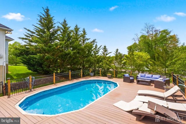 32 SCOTT DR, Monroe Township, NJ 08831