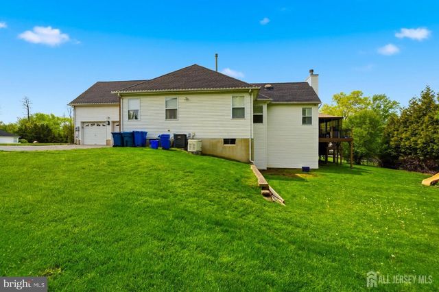 32 SCOTT DR, Monroe Township, NJ 08831
