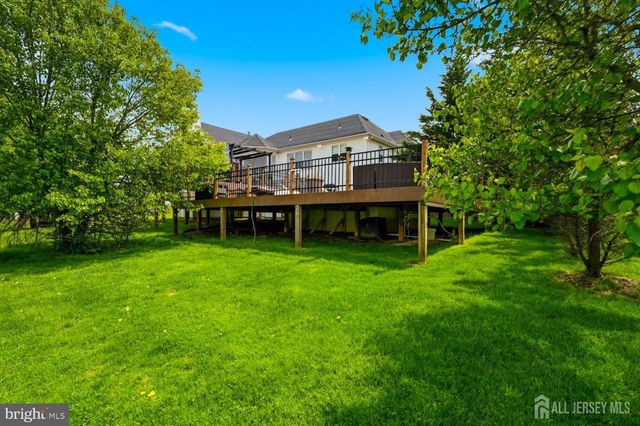 32 SCOTT DR, Monroe Township, NJ 08831
