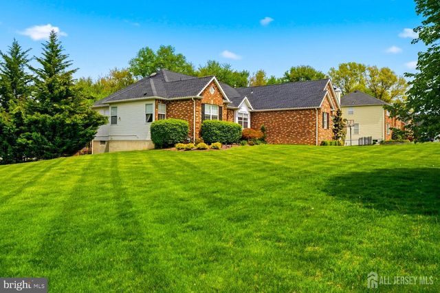 32 SCOTT DR, Monroe Township, NJ 08831