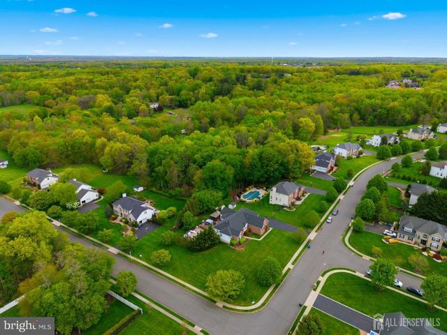 32 SCOTT DR, Monroe Township, NJ 08831