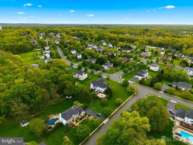 32 SCOTT DR, Monroe Township, NJ 08831