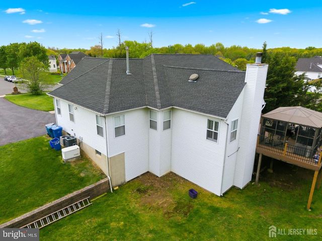 32 SCOTT DR, Monroe Township, NJ 08831