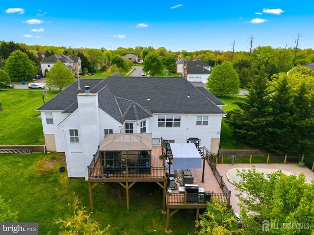 32 SCOTT DR, Monroe Township, NJ 08831