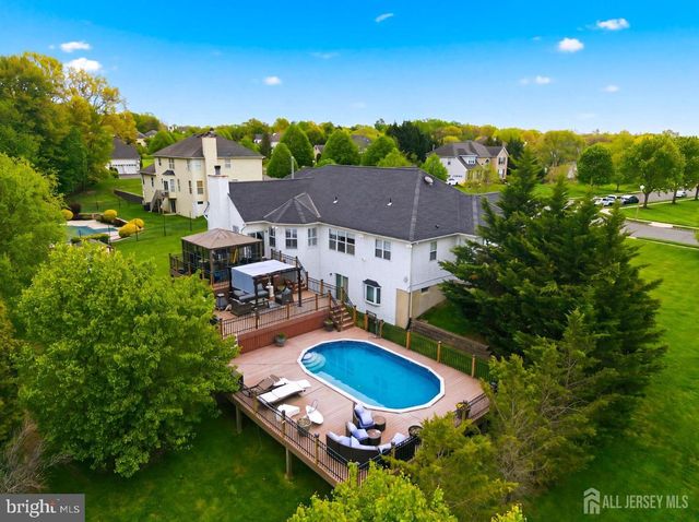 32 SCOTT DR, Monroe Township, NJ 08831
