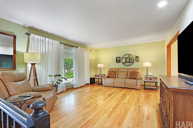 1378 Volkamer Trail, Elk Grove Village, IL 60007