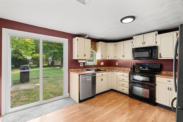 131 Elsie Rd, Brockton, MA 02032