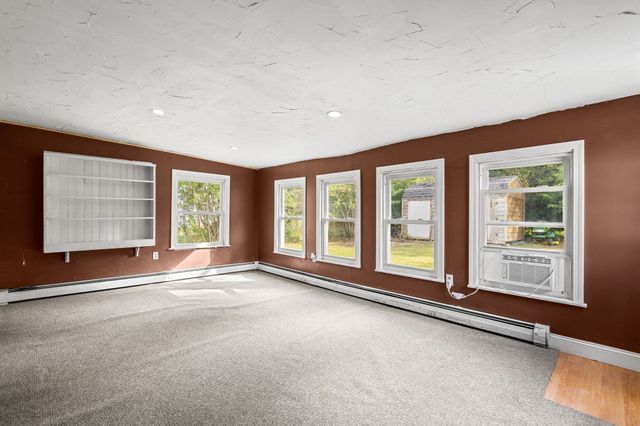 131 Elsie Rd, Brockton, MA 02032