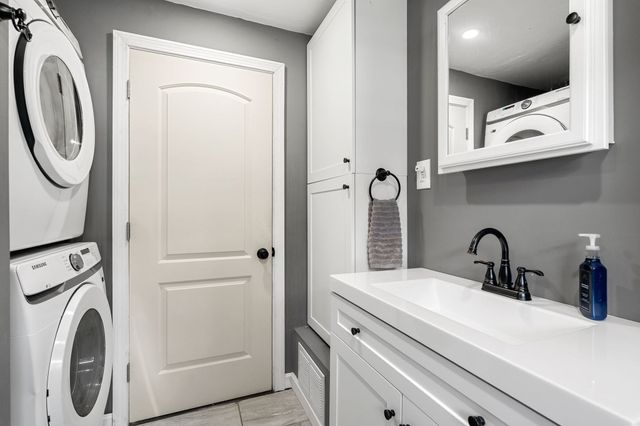 131 Elsie Rd, Brockton, MA 02032