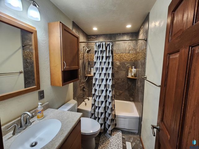 430 E Washington Ave Avenue, Salem, SD 57058