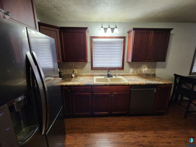 430 E Washington Ave Avenue, Salem, SD 57058