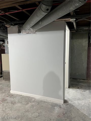 9003 Kempton Avenue, Cleveland, OH 44108