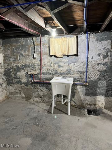 9003 Kempton Avenue, Cleveland, OH 44108