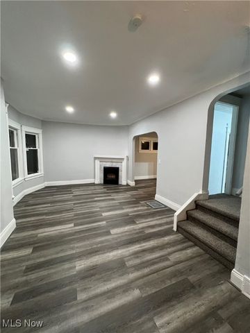 9003 Kempton Avenue, Cleveland, OH 44108