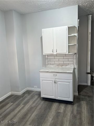 9003 Kempton Avenue, Cleveland, OH 44108