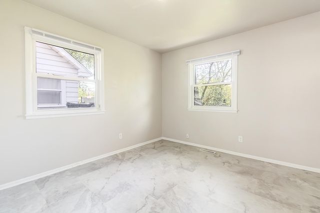 4225 E 5th Place, Gary, IN 46403