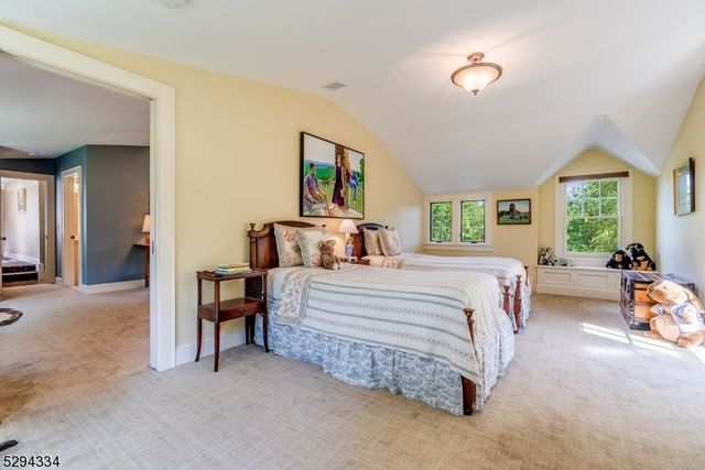 15 Cold Brook Road, Tewksbury Twp., NJ 08858
