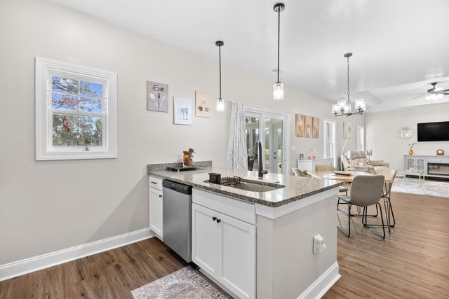 4153 Charleston Oaks Dr, Loris, SC 29569