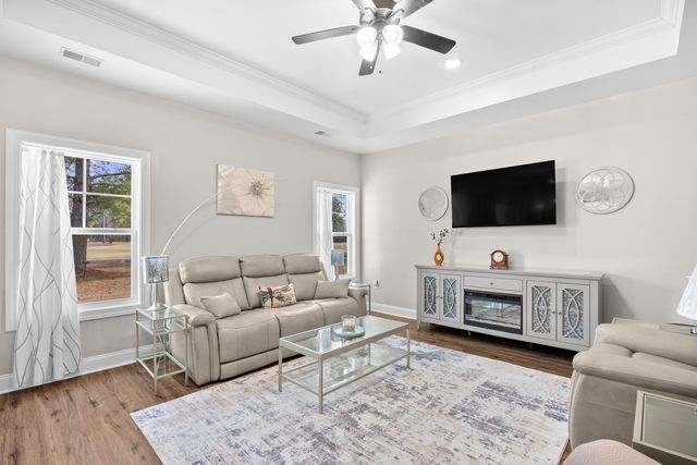 4153 Charleston Oaks Dr, Loris, SC 29569