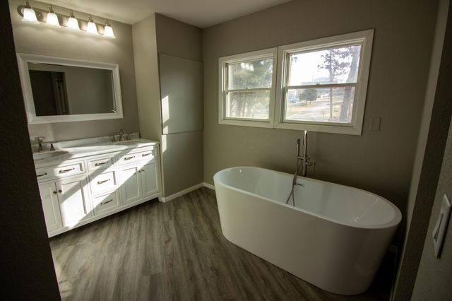 501 Seabury Lane, Faribault, MN 55021