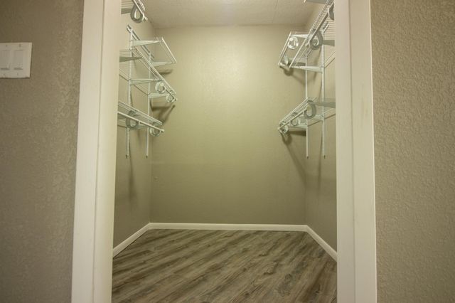 501 Seabury Lane, Faribault, MN 55021