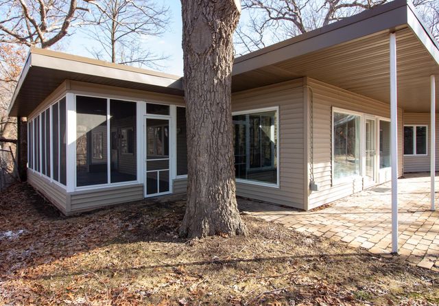 501 Seabury Lane, Faribault, MN 55021