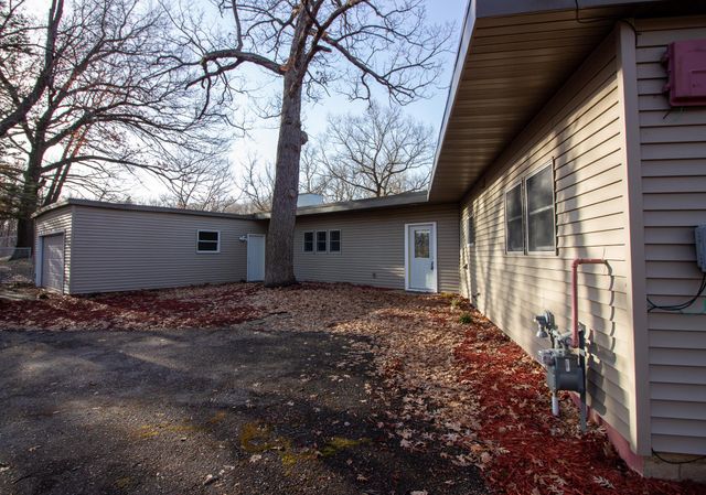 501 Seabury Lane, Faribault, MN 55021