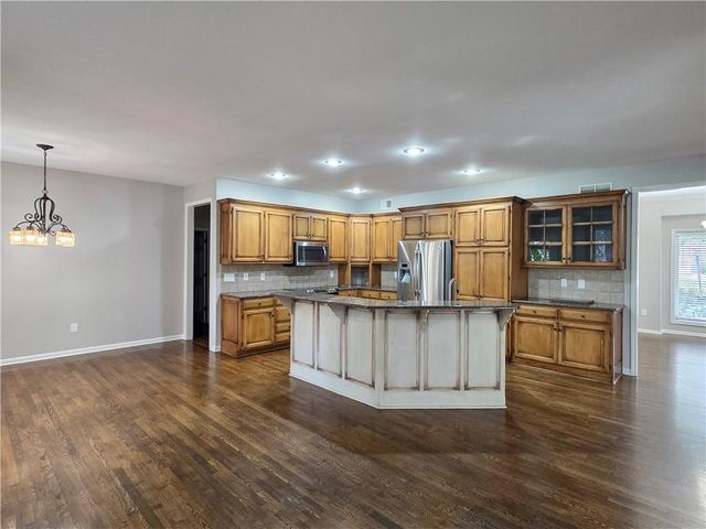11009 W 131st Street, Overland Park, KS 66213