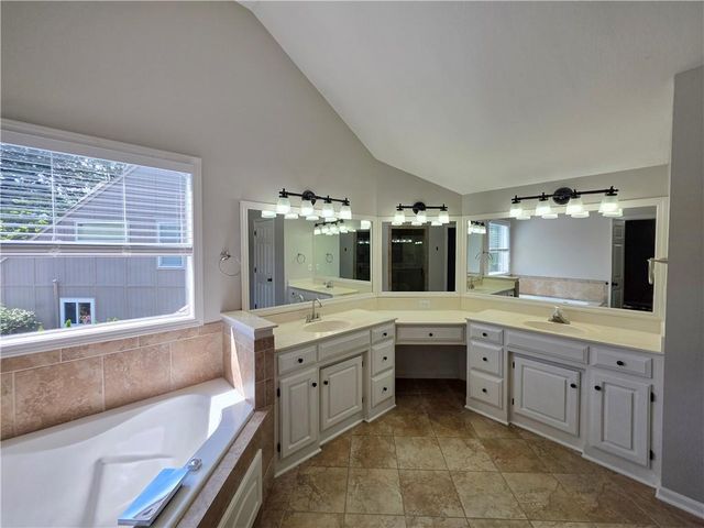 11009 W 131st Street, Overland Park, KS 66213