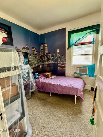 235 6th Avenue, Troy, NY 12180