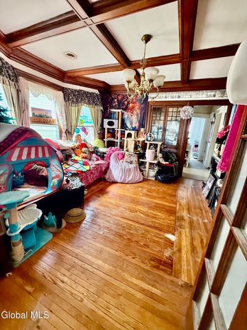 235 6th Avenue, Troy, NY 12180