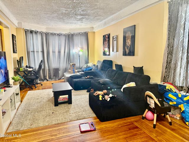 235 6th Avenue, Troy, NY 12180