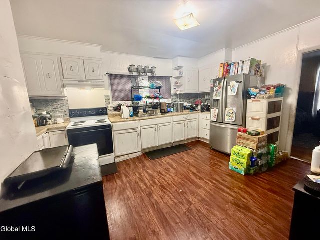 235 6th Avenue, Troy, NY 12180