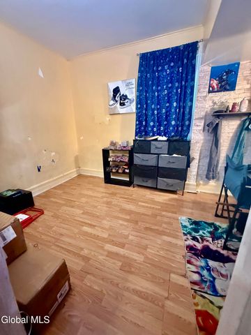 235 6th Avenue, Troy, NY 12180
