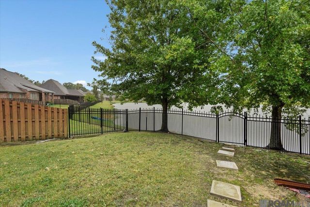 8257 Quiet Creek Dr, Denham Springs, LA 70726