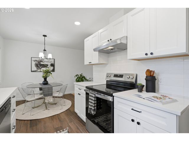 10920 Ne HANCOCK St, Portland, OR 97220