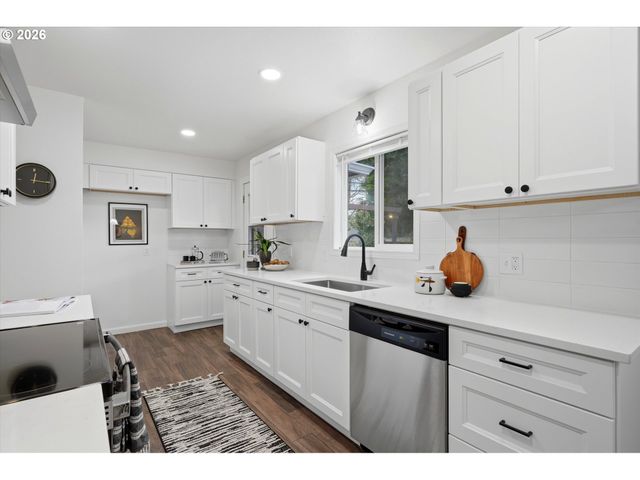 10920 Ne HANCOCK St, Portland, OR 97220