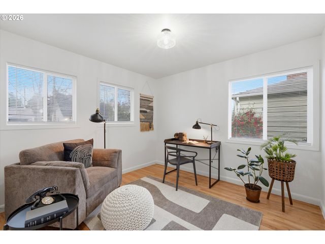 10920 Ne HANCOCK St, Portland, OR 97220