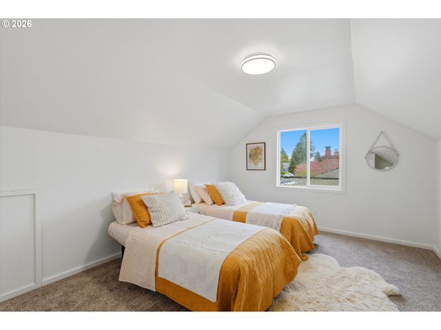 10920 Ne HANCOCK St, Portland, OR 97220