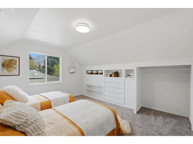 10920 Ne HANCOCK St, Portland, OR 97220