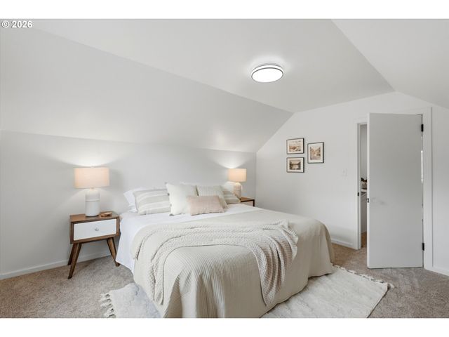 10920 Ne HANCOCK St, Portland, OR 97220