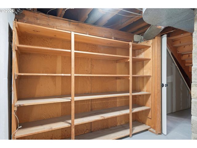 10920 Ne HANCOCK St, Portland, OR 97220