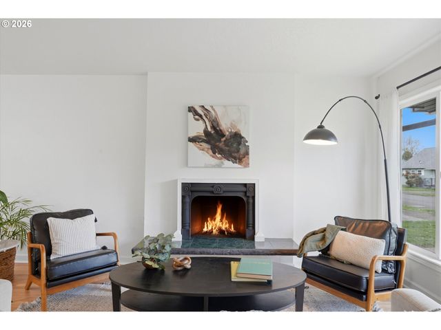 10920 Ne HANCOCK St, Portland, OR 97220