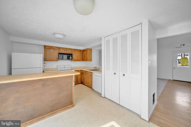 4703 HERSAND CT, Woodbridge, VA 22193